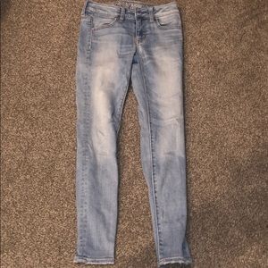 light wash american eagle jeans -accepting offers!